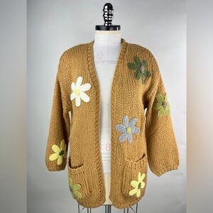 💚 2916. Floral Chunky Crochet Cardigan